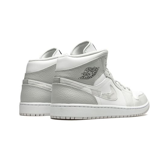 Air Jordan 1 High Outfit Gray Camo Jordan Sneakers