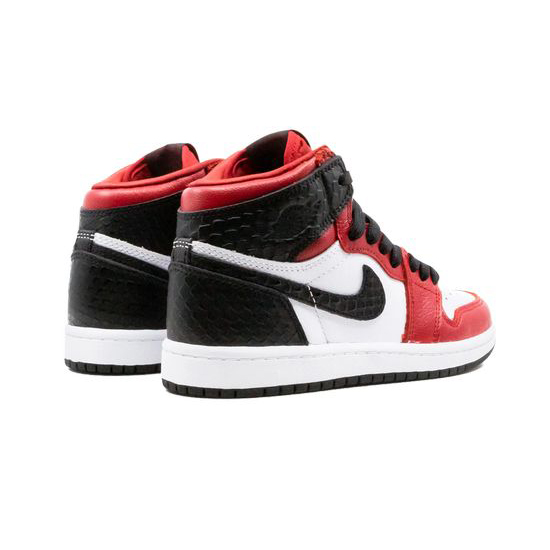 Air Jordan 1 Retro High Outfit Snake Chicago Satin Jordan Sneakers